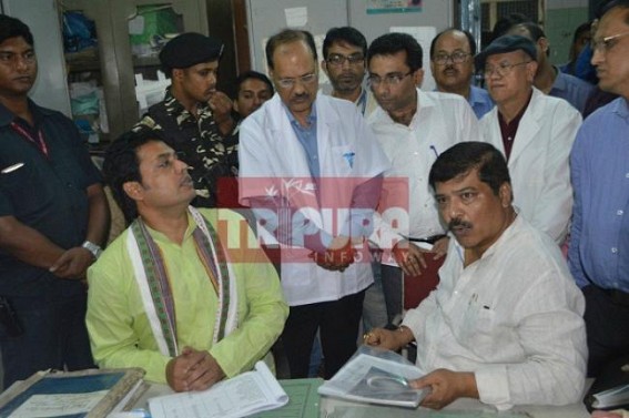 Tripura CM, Health Minister talking to GB Hospital staffs. TIWN Pic March 22